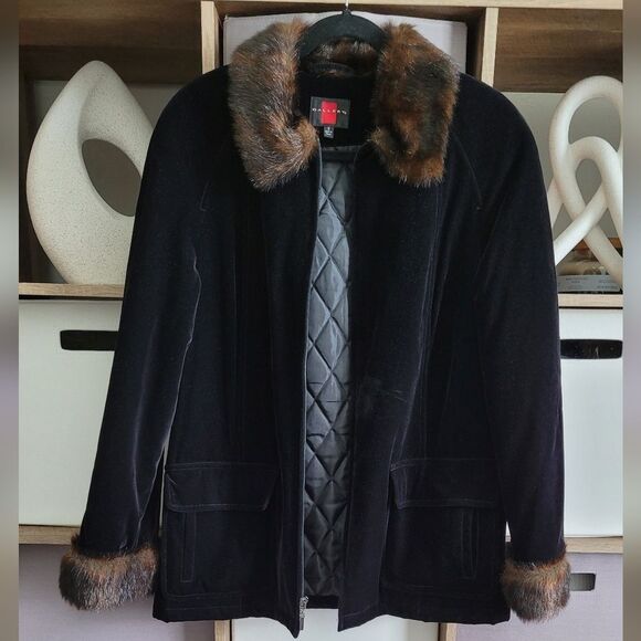 Final Sale 🔥Black GALLERY Jacket with Faux Fur Trim Size Small - Picture 3 of 16